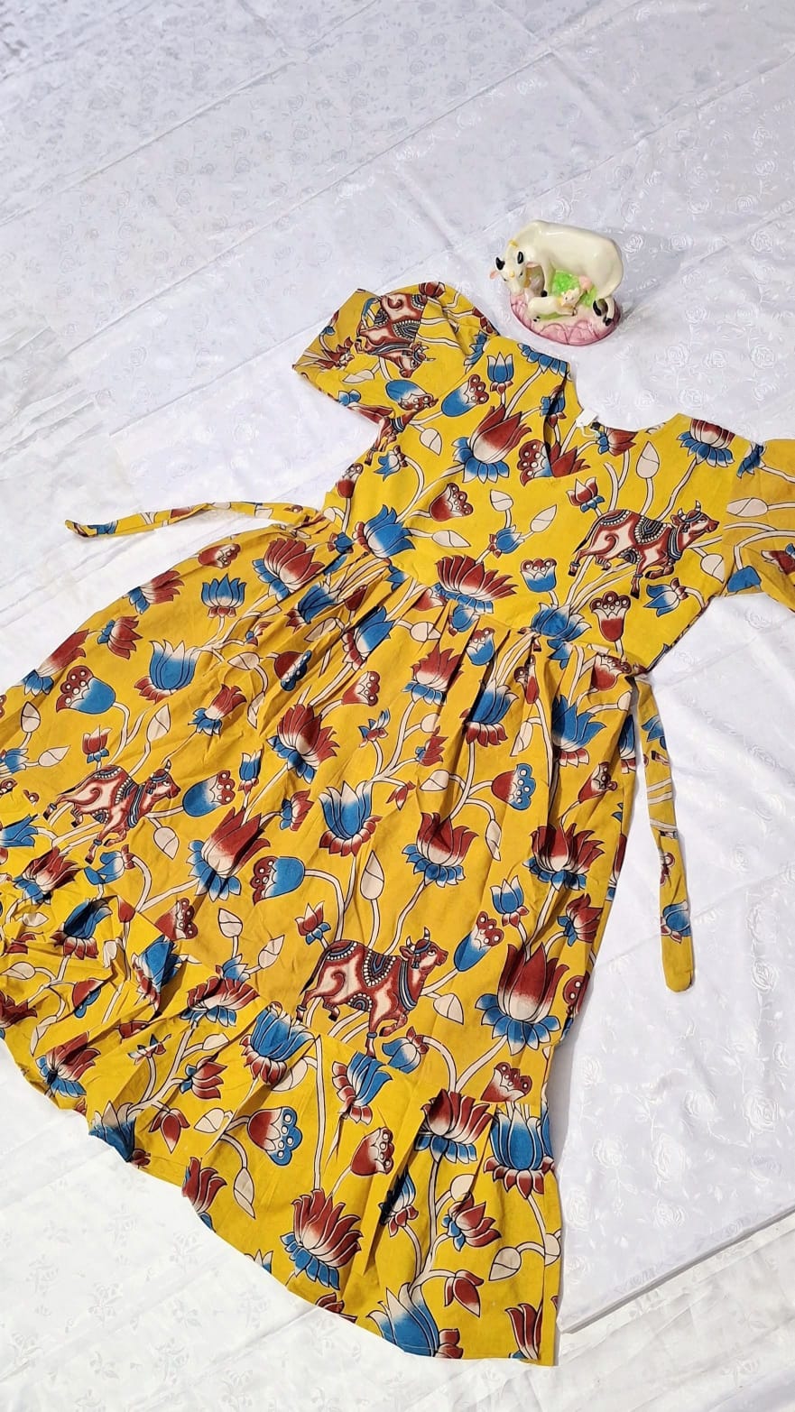 SLS Ethnic Lily