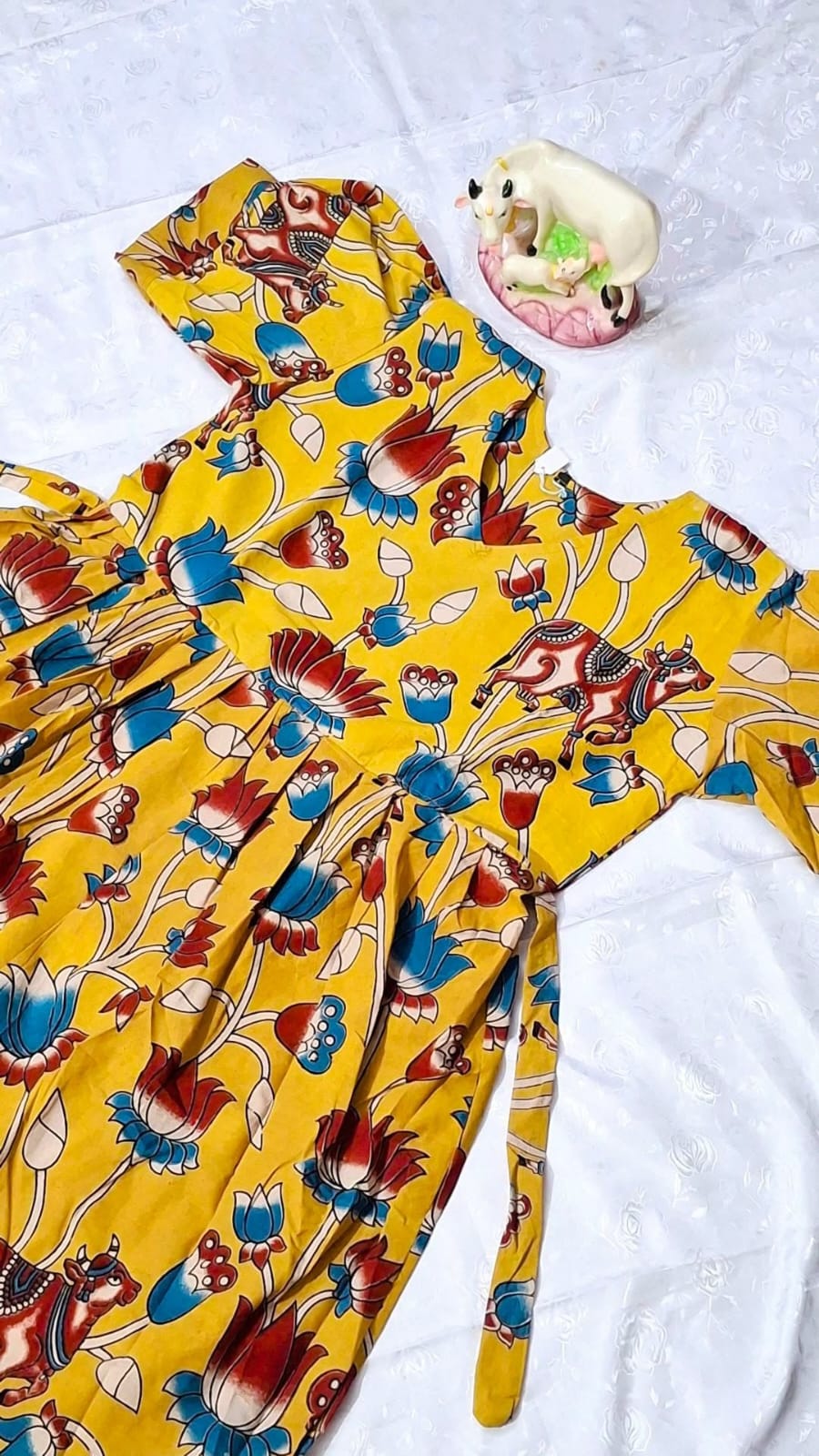 SLS Ethnic Lily