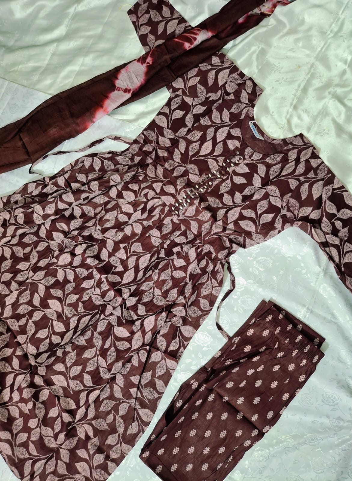 SLS Ethnic Lily